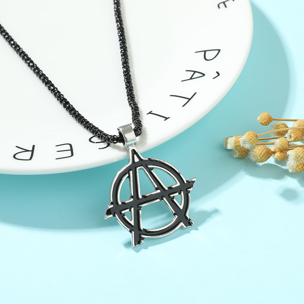 Naszyjnik z symbolem Avengers, – Men Accessories Logo recenzja i cena